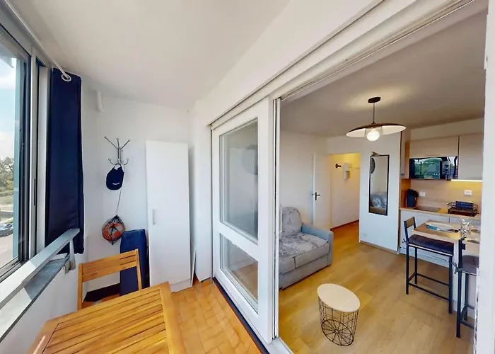 Sur Le Port * Courseulles-sur-Mer